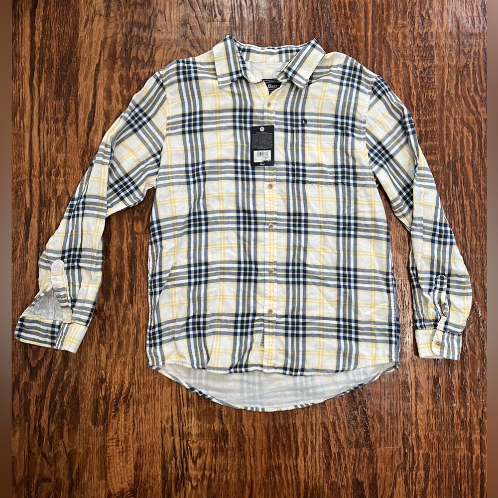 G.H Bass button up long sleeve shirt